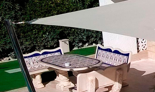 Toldos Lucentum toldo y mesa